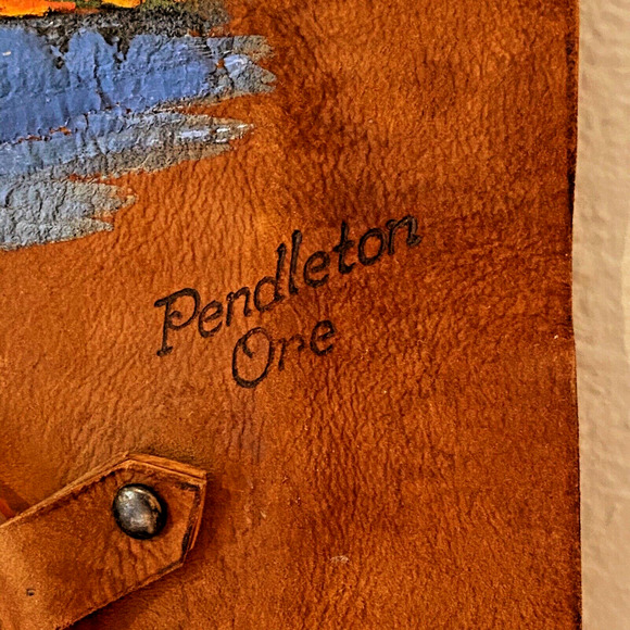 Vintage Tie Holder Native American Scene Leather Souvenir Pendleton Oregon - Picture 5 of 14